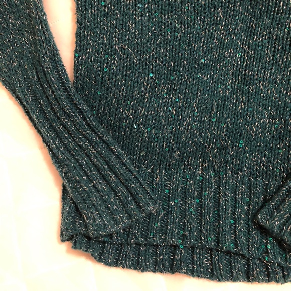 Shiny and green sweater - Picture 3 of 4